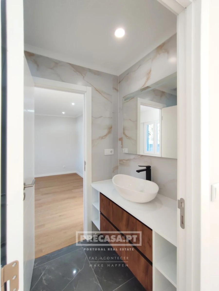 Moradia T3 para Venda em Benfica Foto 40