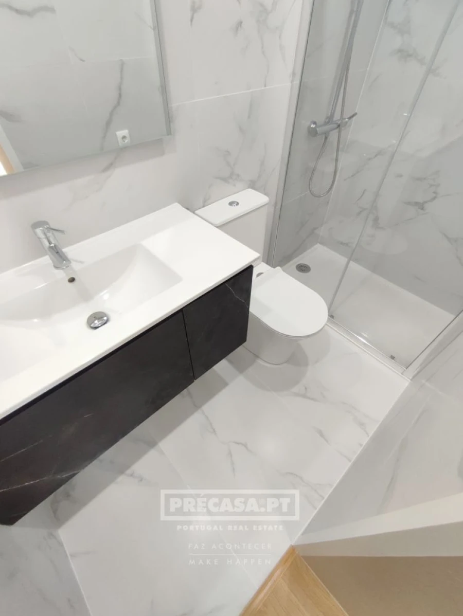 Moradia T3 para Venda em Benfica Foto 80