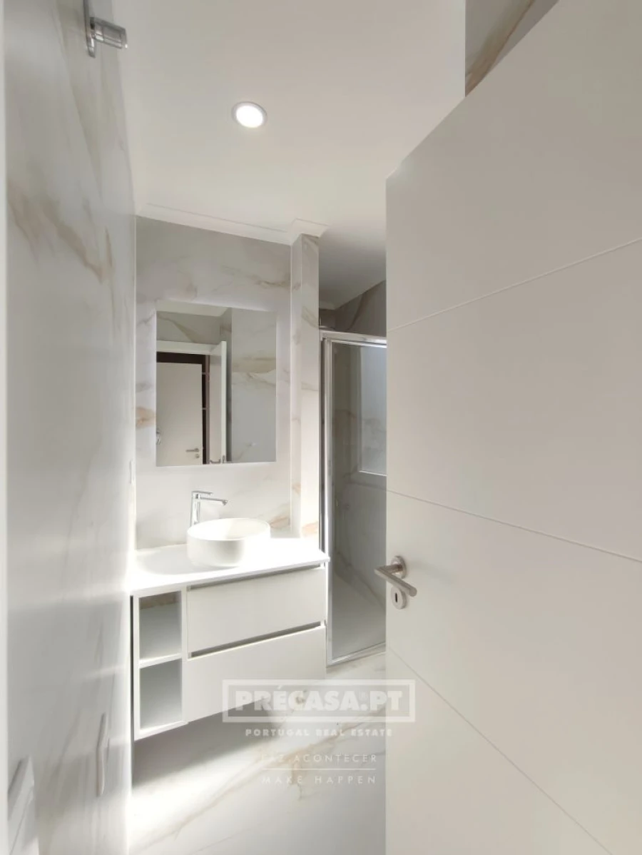 Moradia T3 para Venda em Benfica Foto 90