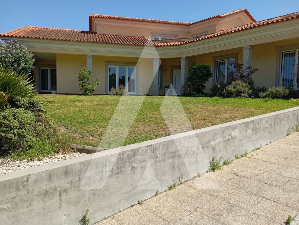 Moradia T6 para Venda em Palhaça Foto 54