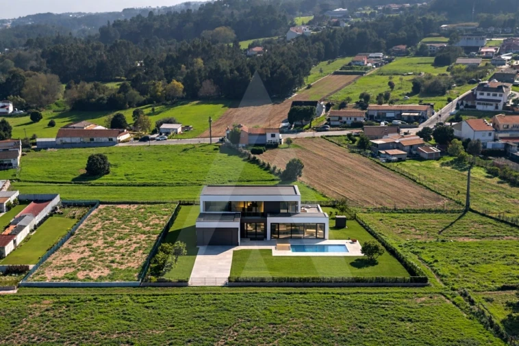 Terreno para Venda em Eixo e Eirol