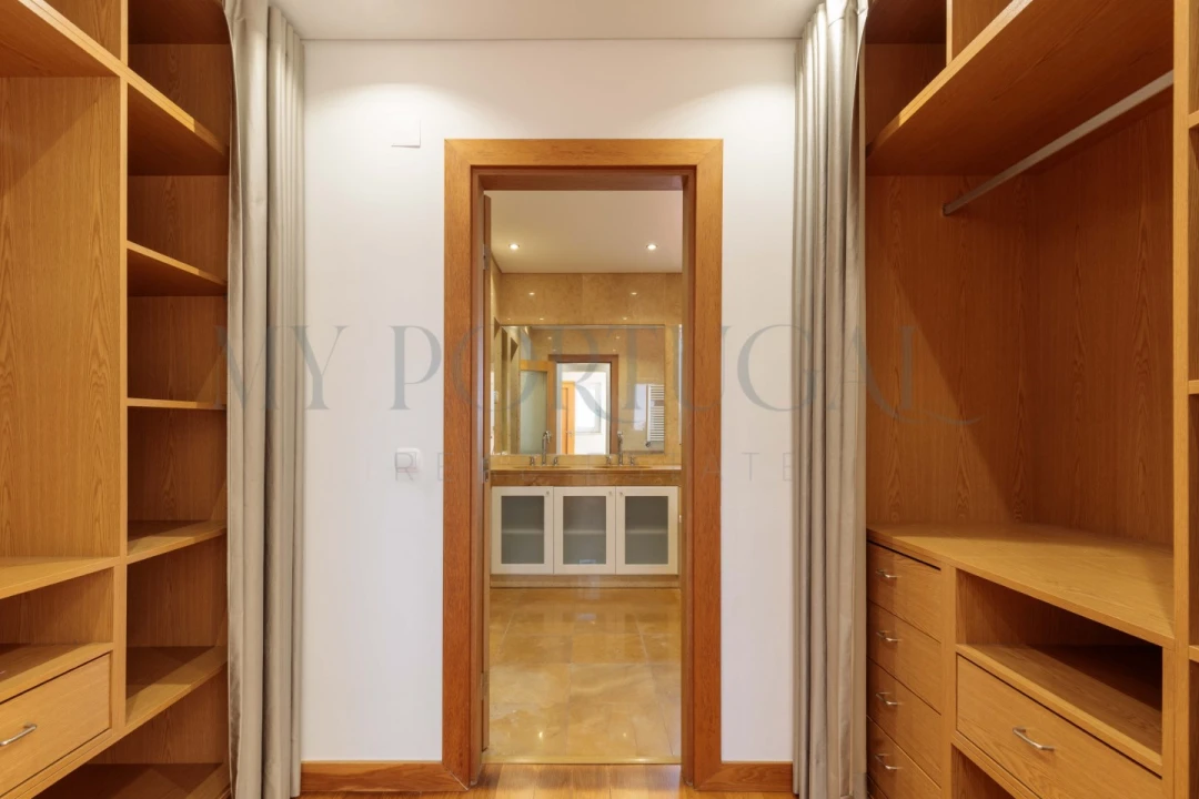 Moradia T4 para Venda em Alcabideche Foto 21