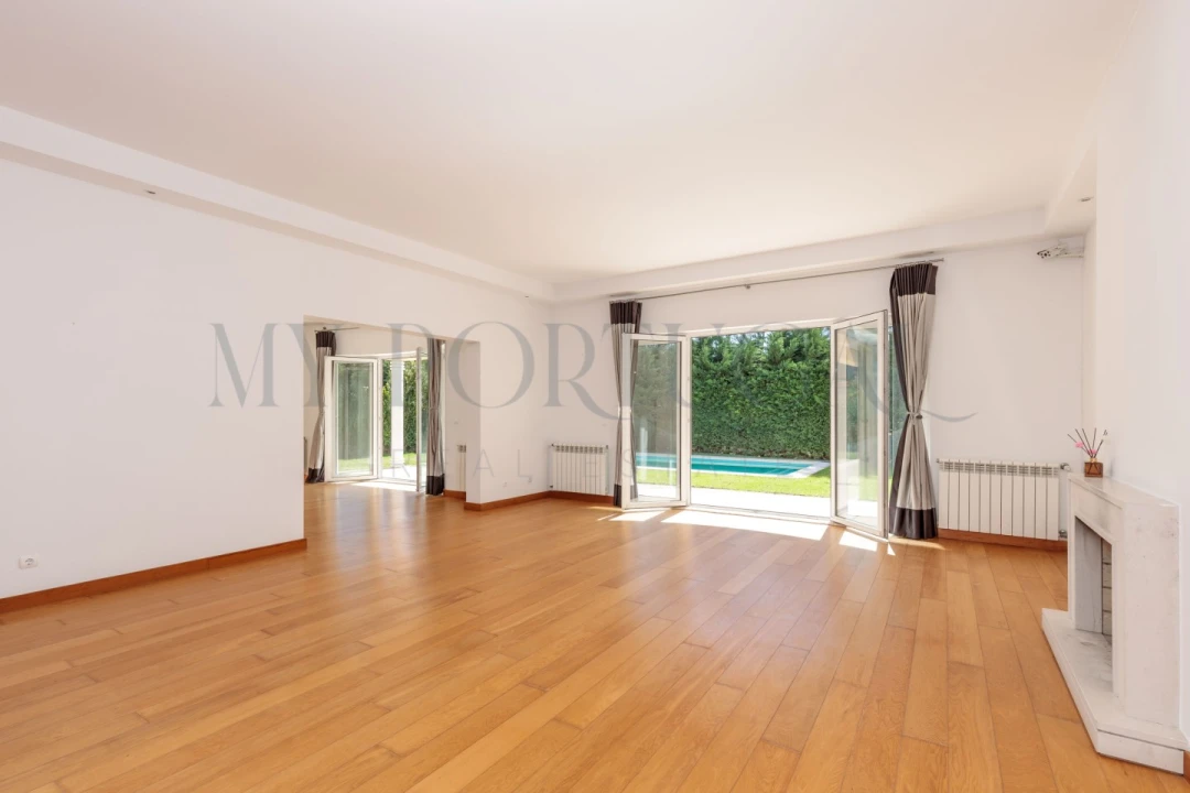 Moradia T4 para Venda em Alcabideche Foto 9