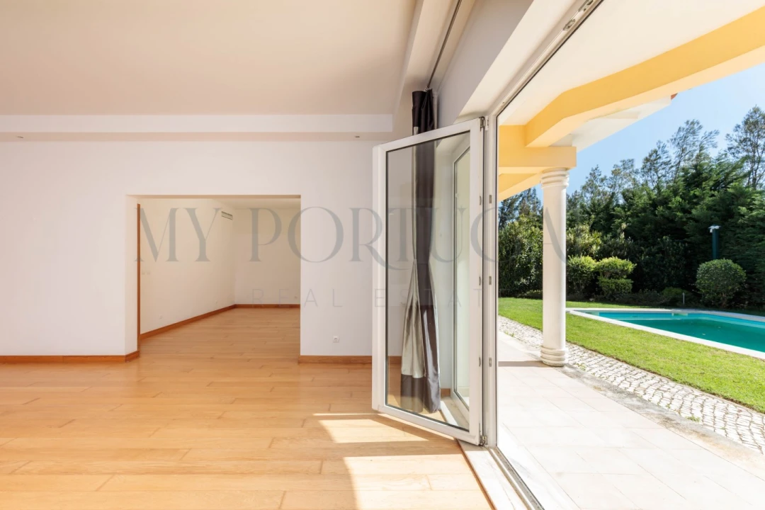 Moradia T4 para Venda em Alcabideche Foto 13