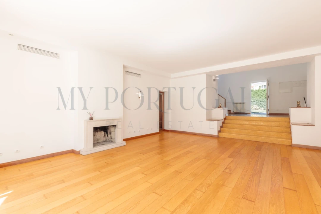 Moradia T4 para Venda em Alcabideche Foto 14