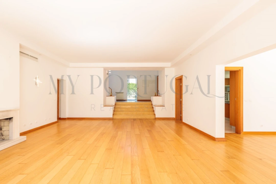 Moradia T4 para Venda em Alcabideche Foto 15