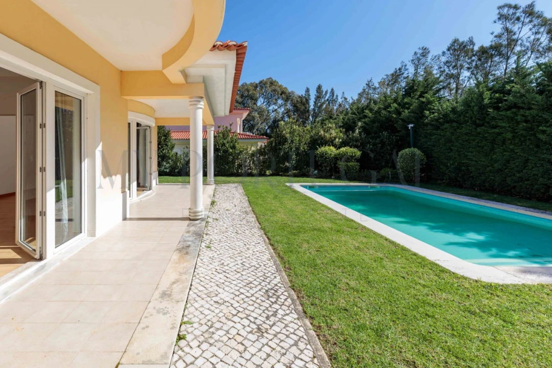 Moradia T4 para Venda em Alcabideche Foto 16