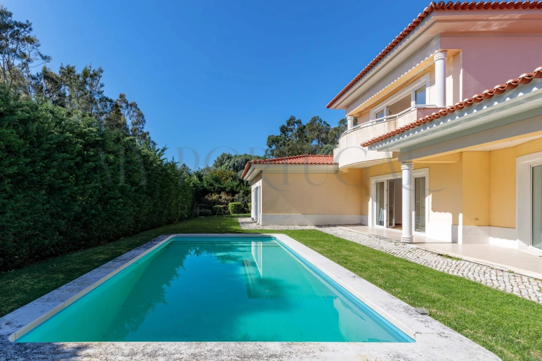 Moradia T4 para Venda em Alcabideche Foto 3