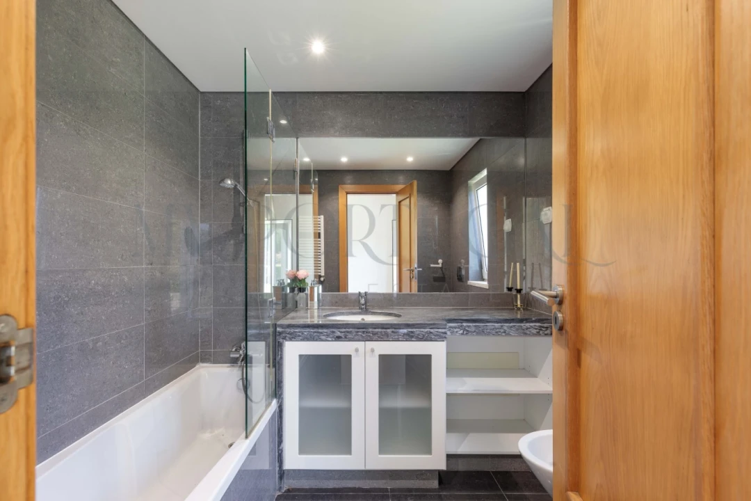 Moradia T4 para Venda em Alcabideche Foto 27