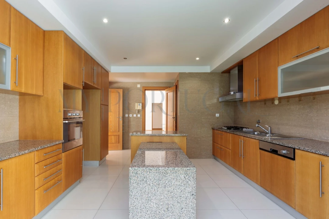 Moradia T4 para Venda em Alcabideche Foto 37