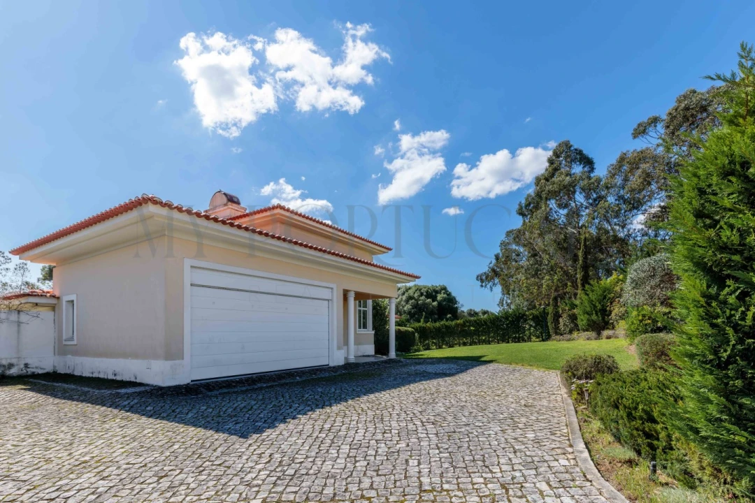 Moradia T4 para Venda em Alcabideche Foto 40