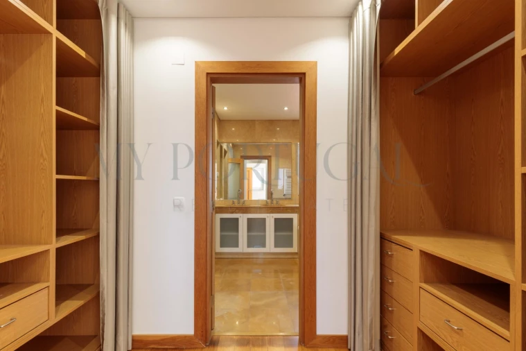 Moradia T4 para Venda em Alcabideche Foto 21