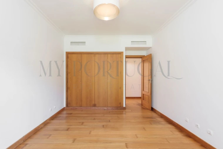 Moradia T4 para Venda em Alcabideche Foto 26