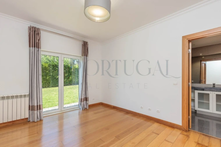 Moradia T4 para Venda em Alcabideche Foto 28