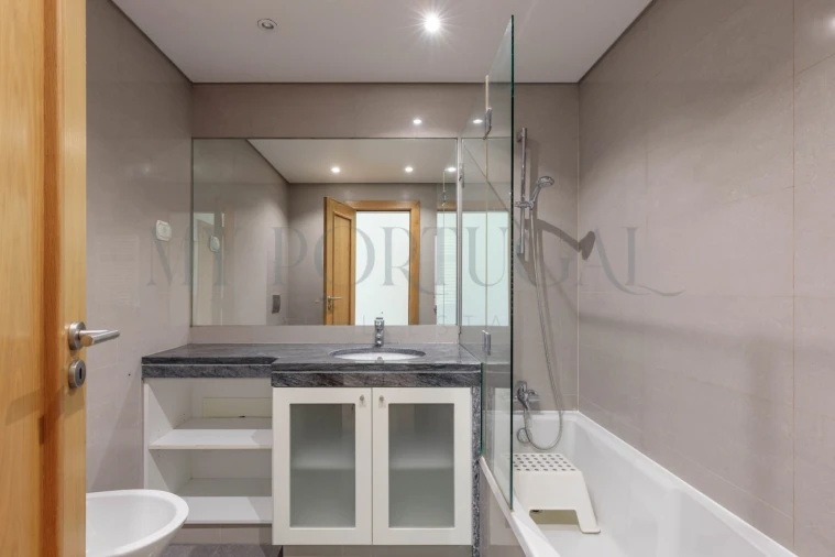 Moradia T4 para Venda em Alcabideche Foto 30