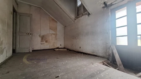 Moradia T2 para Venda em Campolide