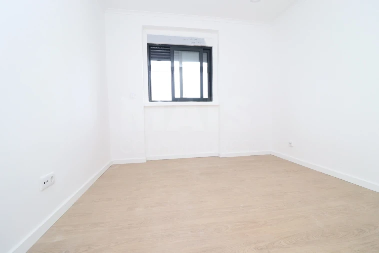 Apartamento T1 para Venda em Benavente Foto 3