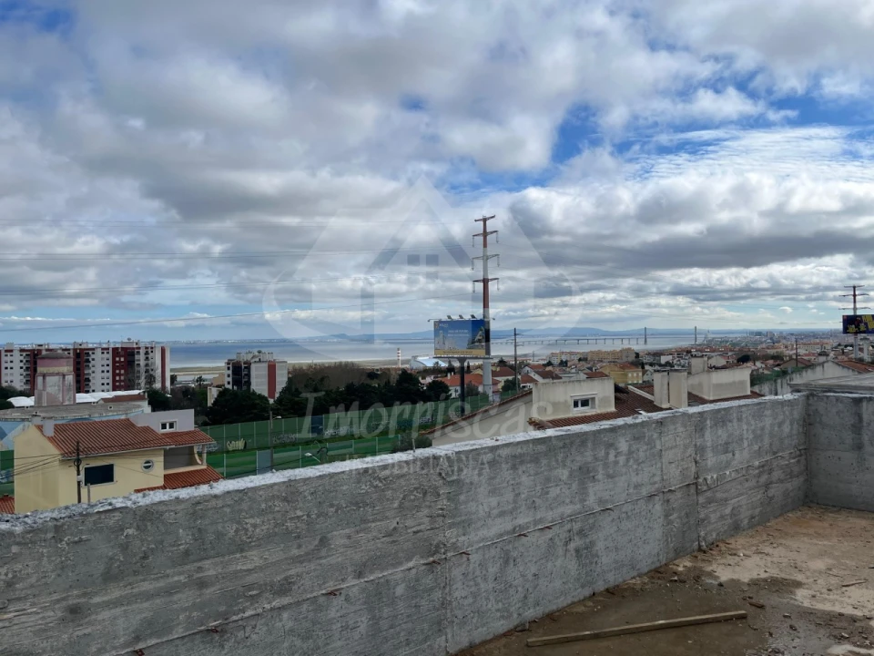 Moradia T4 para Venda em Santa Iria de Azoia, São João da Talha e Bobadela Foto 31