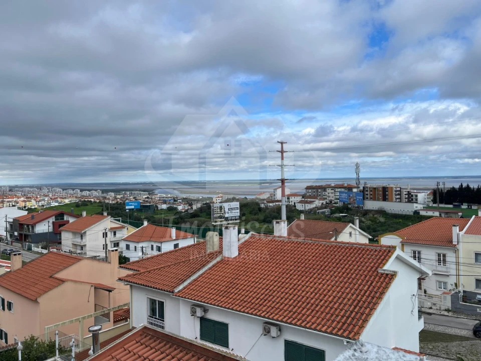 Moradia T4 para Venda em Santa Iria de Azoia, São João da Talha e Bobadela Foto 33