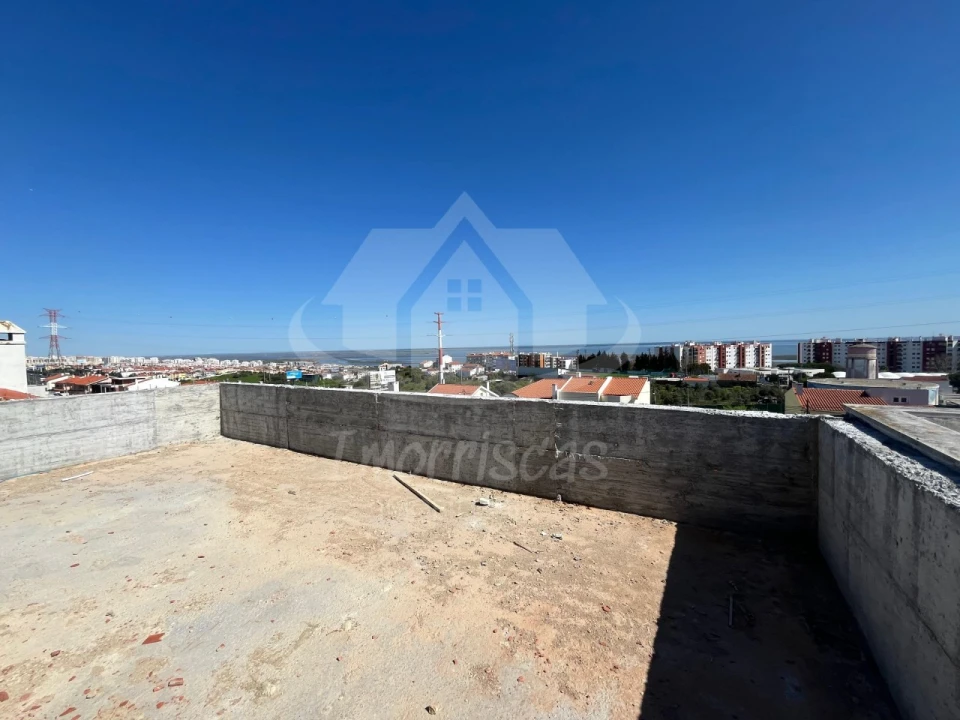 Moradia T4 para Venda em Santa Iria de Azoia, São João da Talha e Bobadela Foto 31