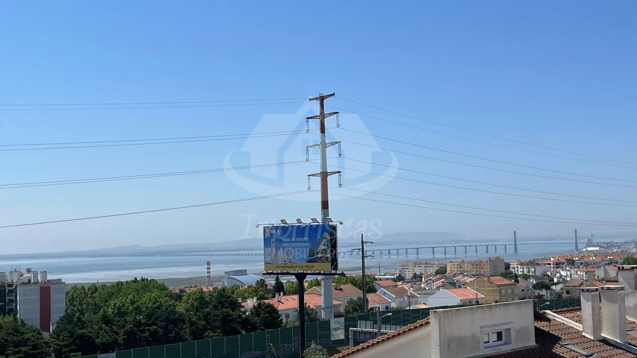 Moradia T4 para Venda em Santa Iria de Azoia, São João da Talha e Bobadela Foto 38