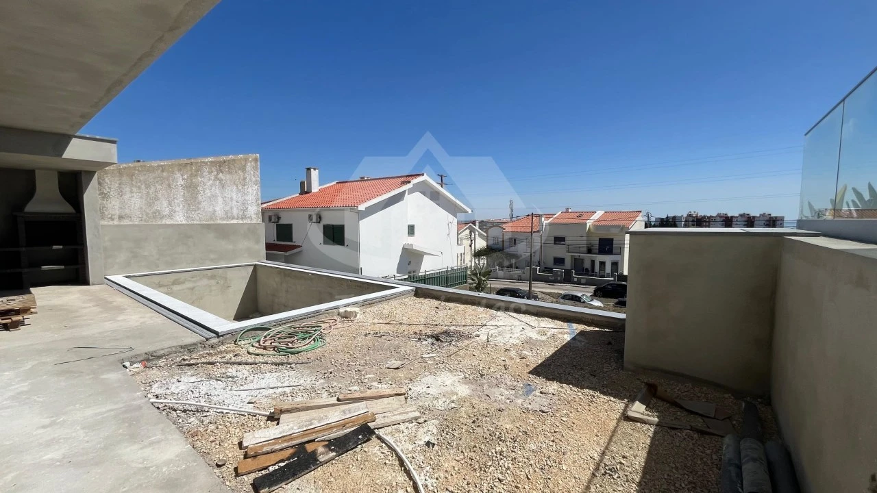 Moradia T4 para Venda em Santa Iria de Azoia, São João da Talha e Bobadela Foto 26