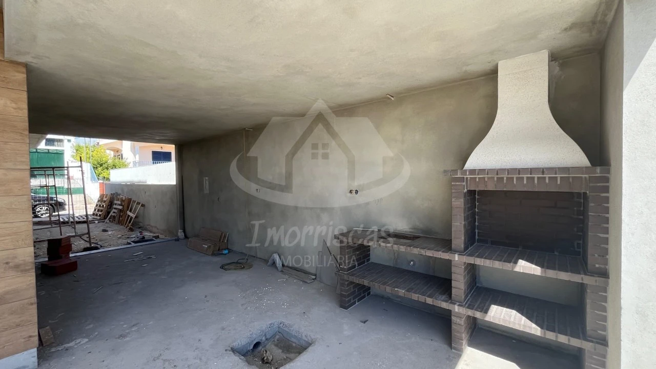 Moradia T4 para Venda em Santa Iria de Azoia, São João da Talha e Bobadela Foto 30