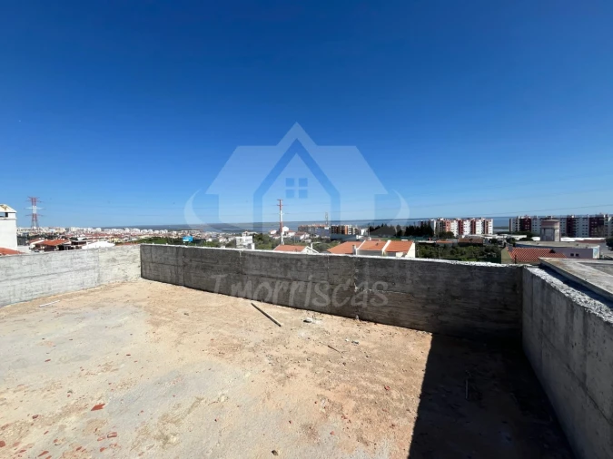 Moradia T4 para Venda em Santa Iria de Azoia, São João da Talha e Bobadela Foto 31