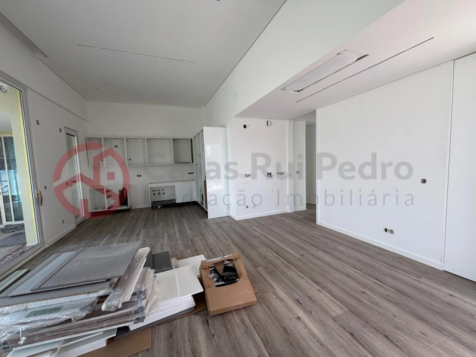 Moradia T3 para Venda em Corroios Foto 9