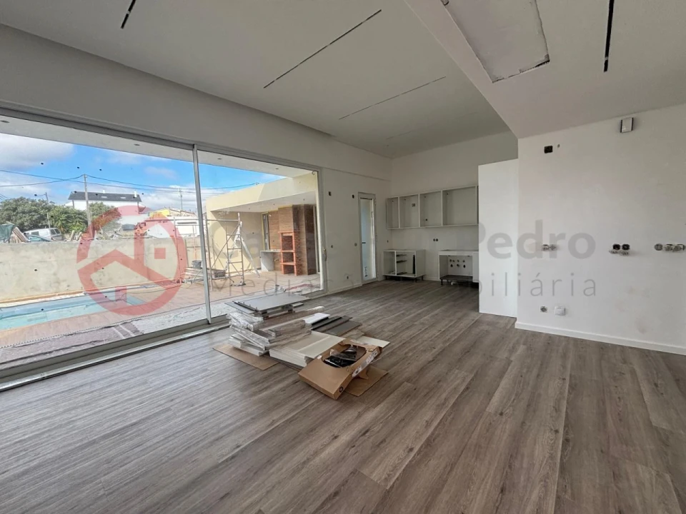 Moradia T3 para Venda em Corroios Foto 10