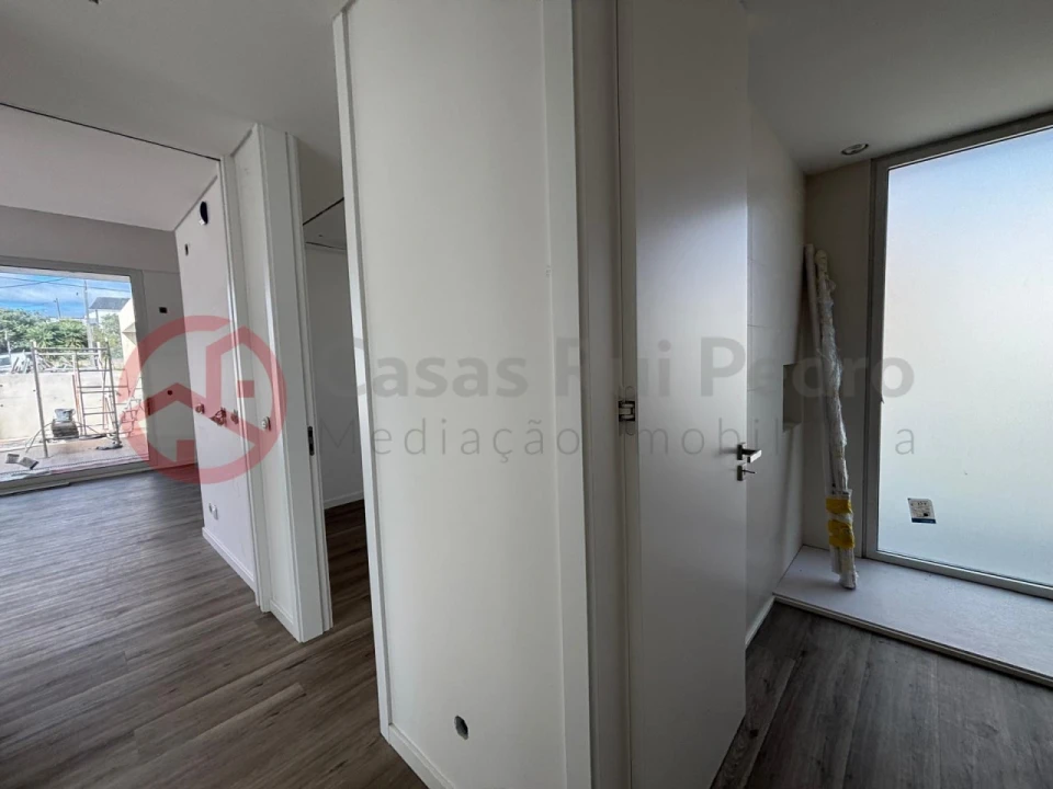 Moradia T3 para Venda em Corroios Foto 11