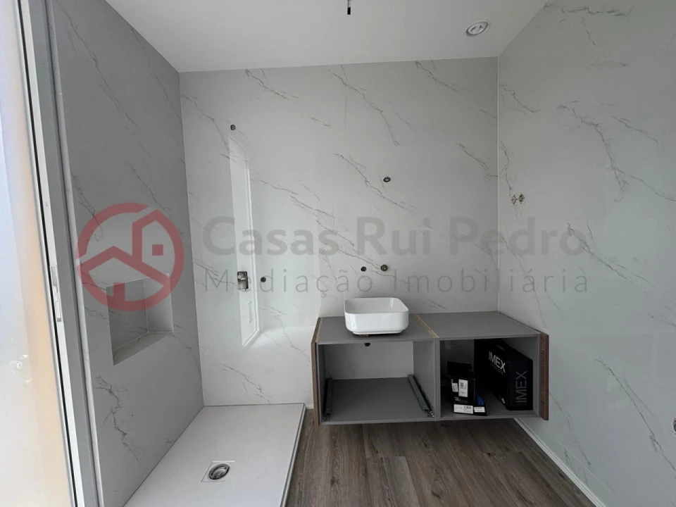 Moradia T3 para Venda em Corroios Foto 17