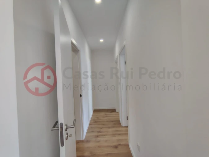 Apartamento T3 para Venda em Benfica Foto 4