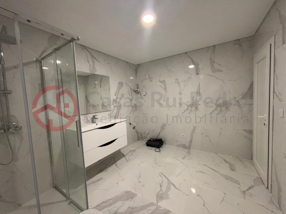 Moradia T3 para Venda em Fernao Ferro Foto 9