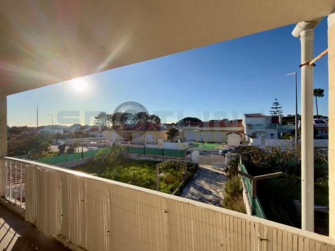 Moradia T3 para Venda em Sesimbra (Castelo) Foto 1