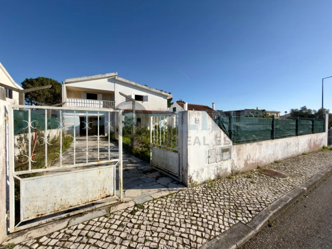 Moradia T3 para Venda em Sesimbra (Castelo) Foto 4