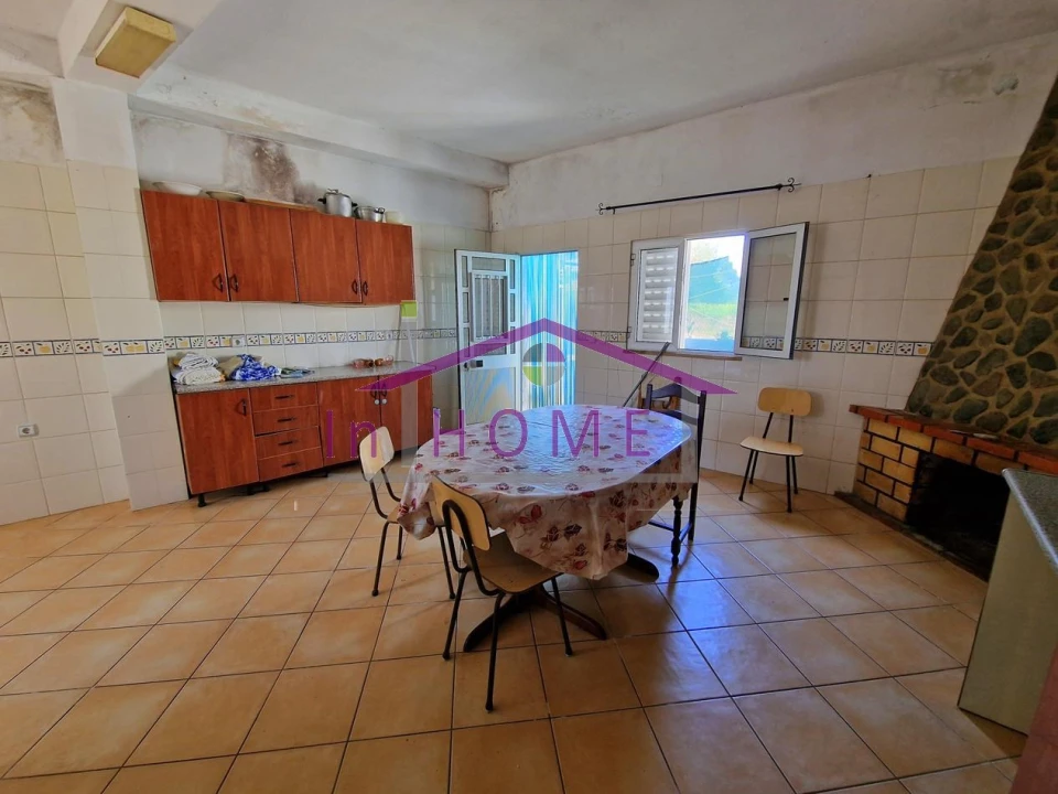 Moradia T3 para Venda em Salir Foto 8