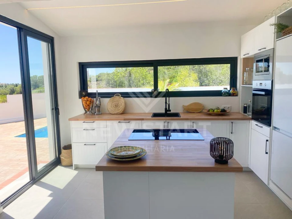 Moradia T3 para Venda em Santa Barbara de Nexe Foto 6