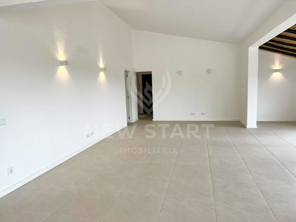 Moradia T3 para Venda em Santa Barbara de Nexe Foto 24