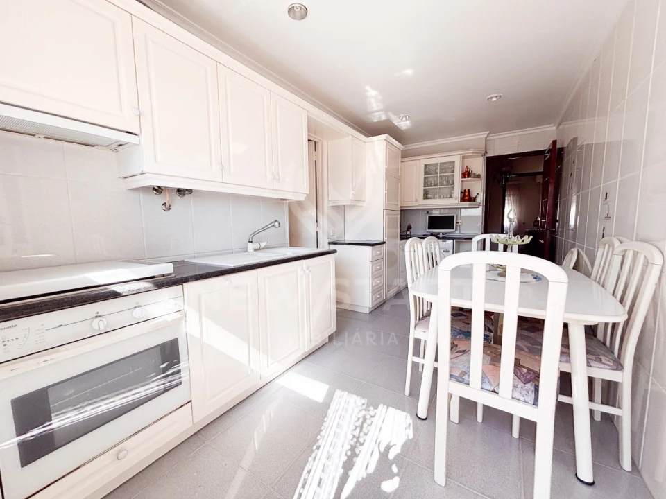 Apartamento T3 para Venda em Olhão Foto 4