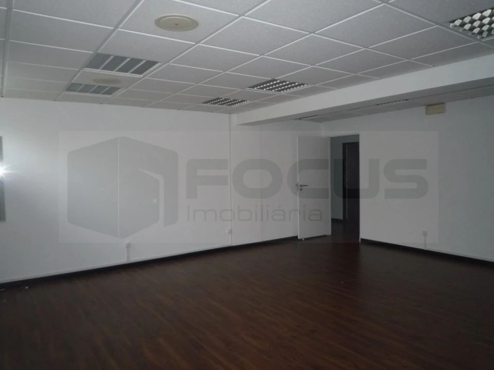 Loja para Arrendamento em Glória e Vera Cruz Foto 17