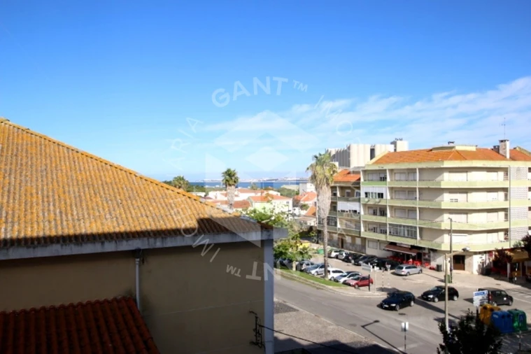 Apartamento T2 para Venda em Caparica e Trafaria Foto 29