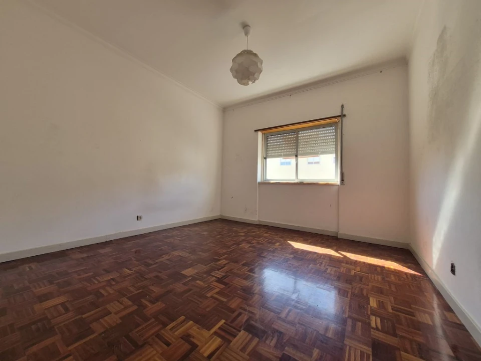 Apartamento T2 para Venda em Rio de Mouro Foto 2