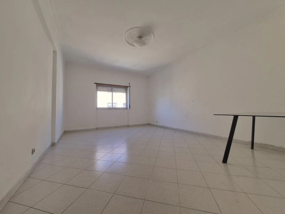 Apartamento T2 para Venda em Rio de Mouro Foto 5