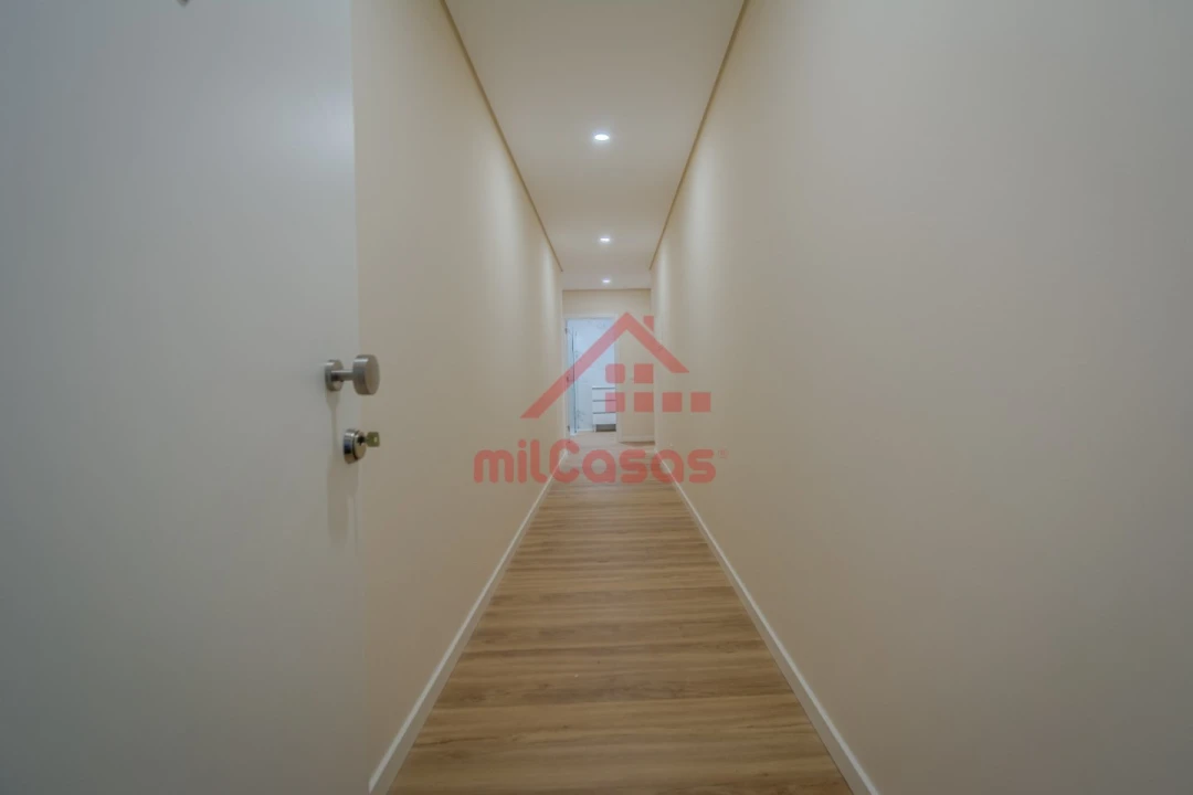 Apartamento para Venda em Vilar Foto 4