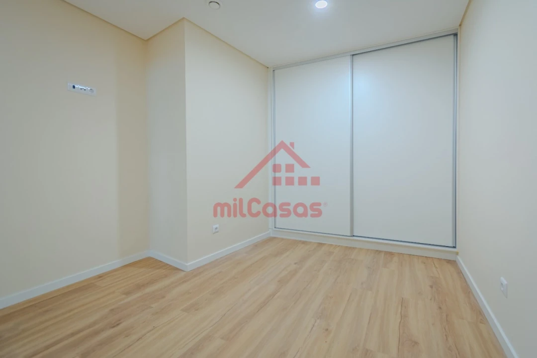 Apartamento para Venda em Vilar Foto 7