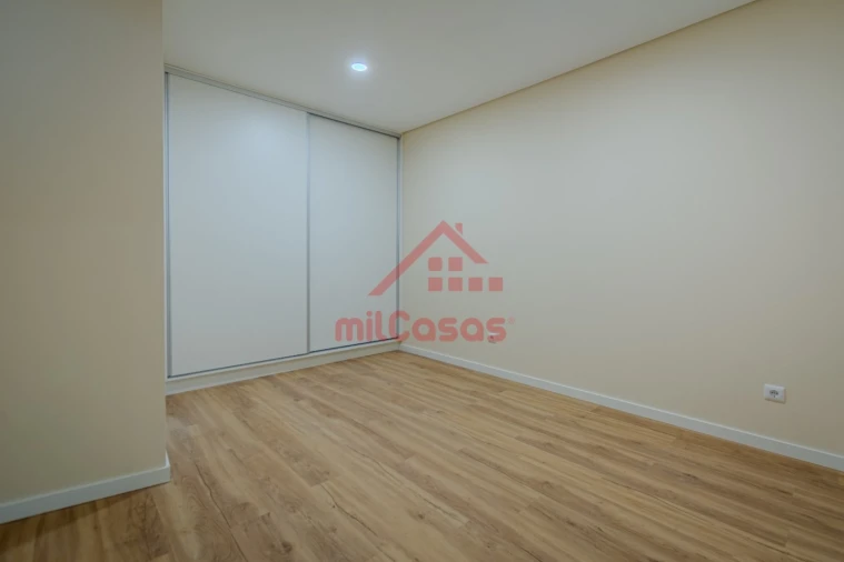 Apartamento para Venda em Vilar Foto 6