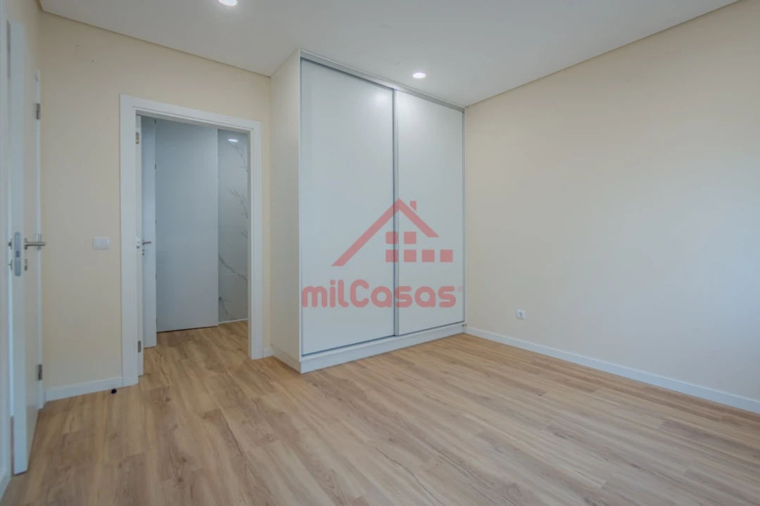 Apartamento T1 para Venda em Vilar Foto 4