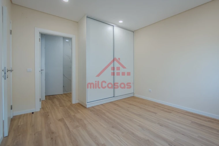 Apartamento T1 para Venda em Vilar Foto 4