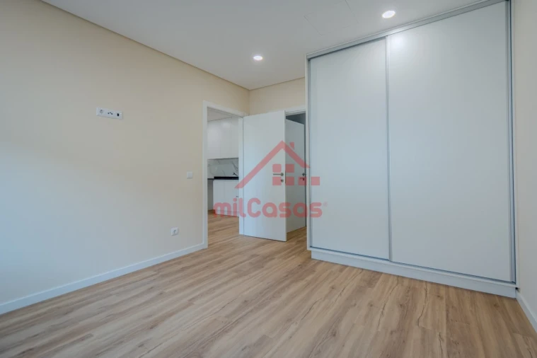 Apartamento T1 para Venda em Vilar Foto 6